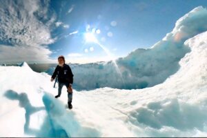 Spacer po górze lodowej