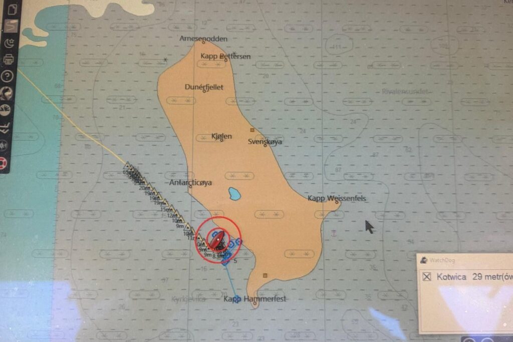 Mapa podejścia do Svenskøyi na Kong Karls Land podczas wyprawy naukowej
